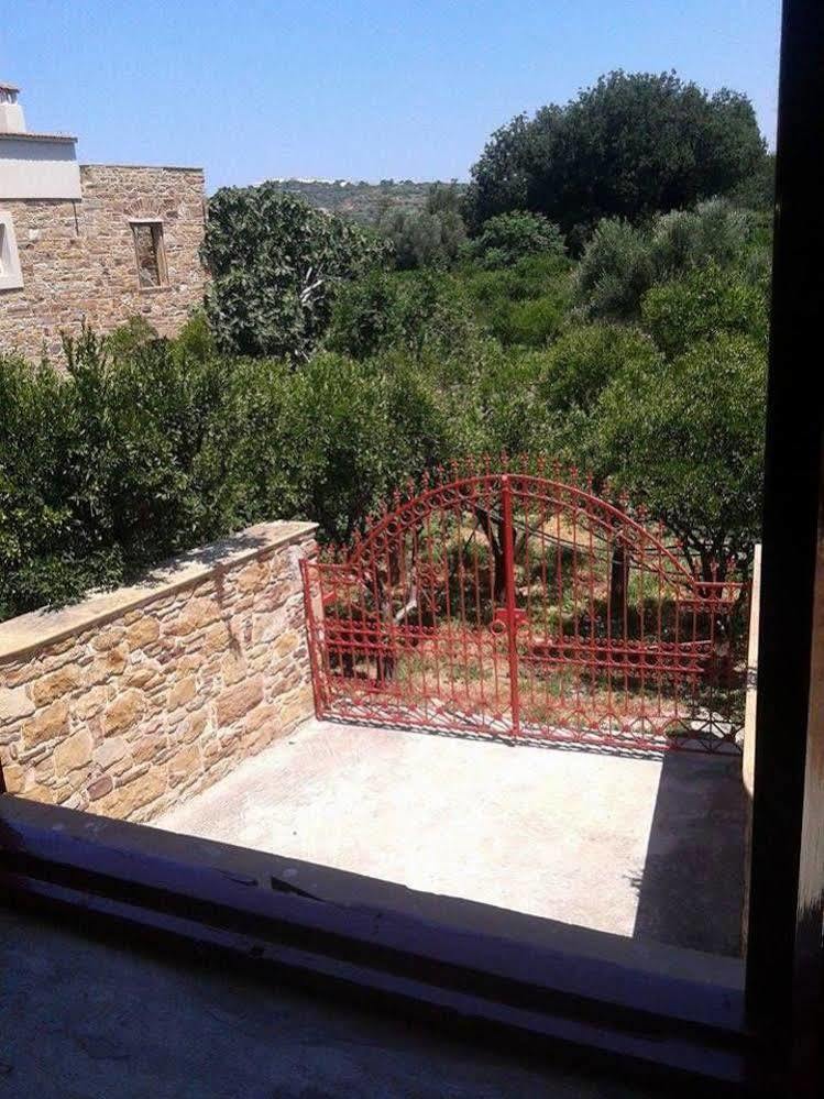 Mavrokordatiko Hotel Karfas Bagian luar foto